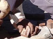 Ombili Elefanten schnitzen