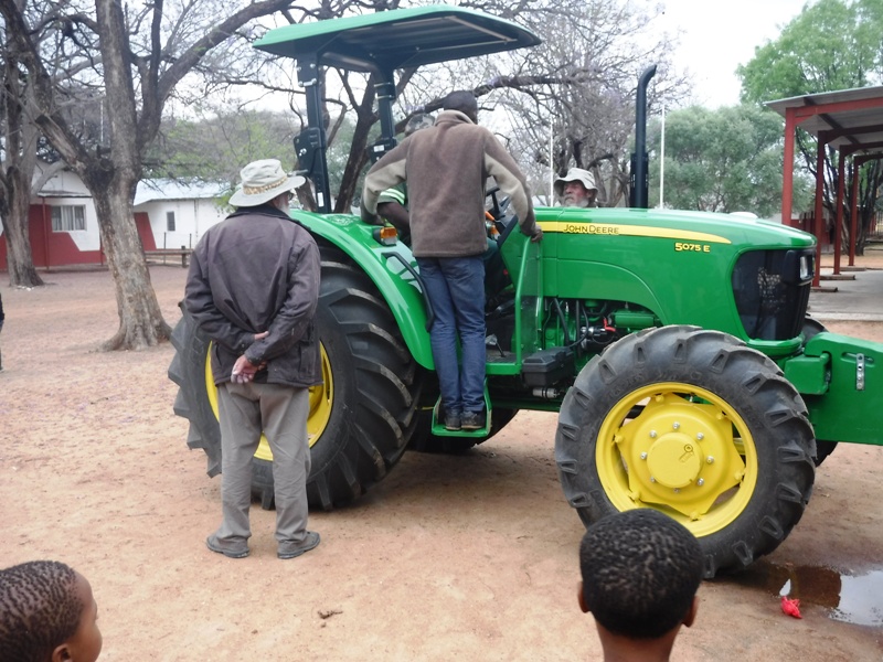 181022 new tractor 03