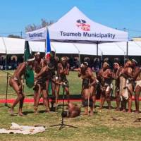 Internationaler Tag der indigenen Völker mit den San von Ombili